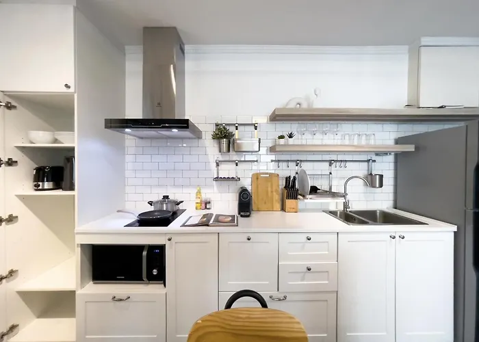 Prime Chidlom 50sqm L Large Kitchen L Walk To Bts L Wifi * Bangkok