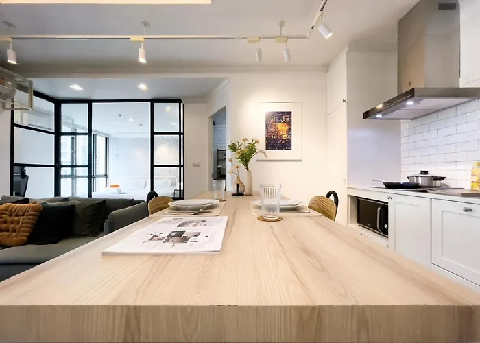 Prime Chidlom 50sqm L Large Kitchen L Walk To Bts L Wifi Casa vacanze Bangkok